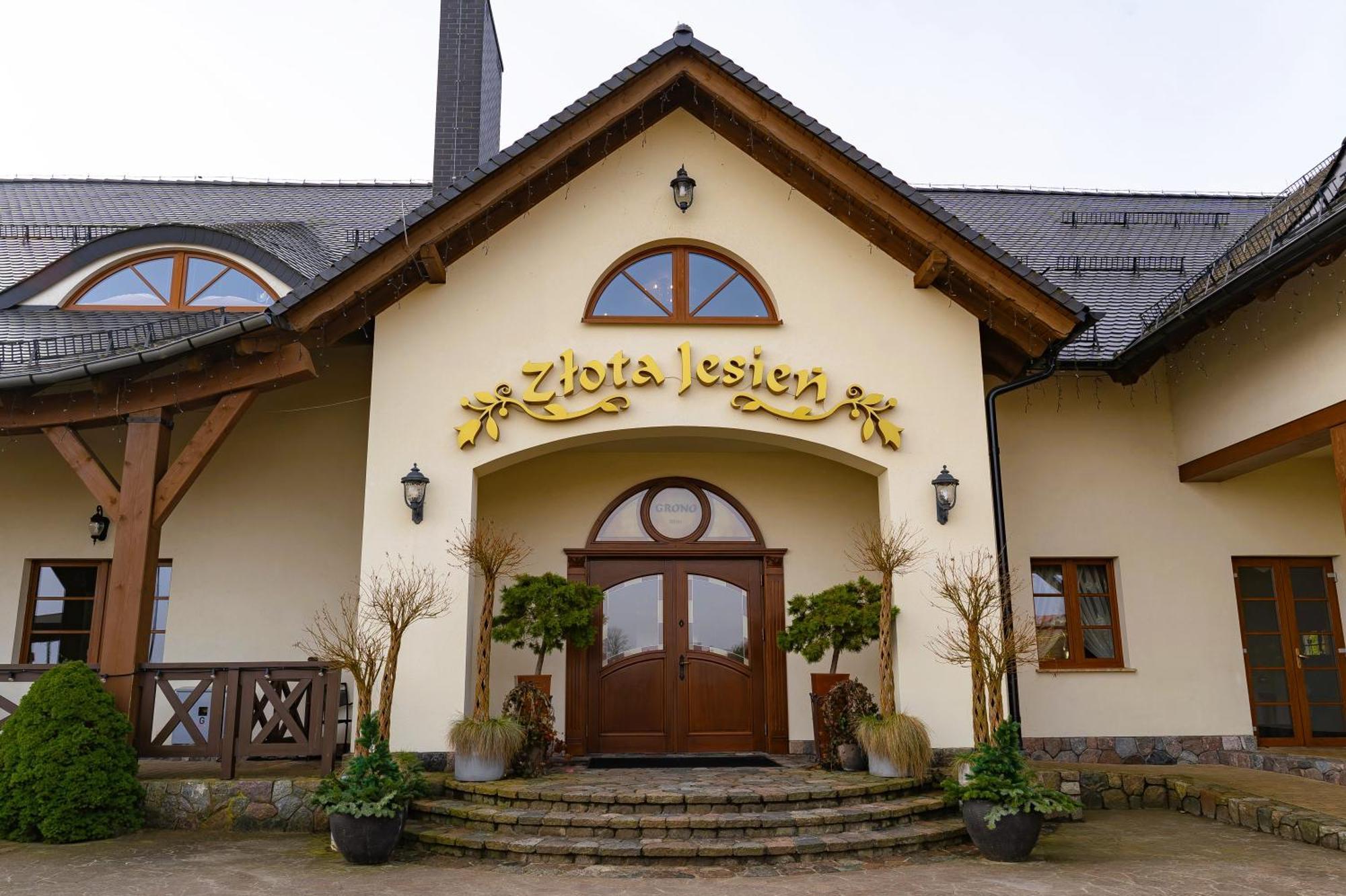 Zlota Jesien Restauracja I Noclegi Nad Jeziorem Kartuzy Exterior photo