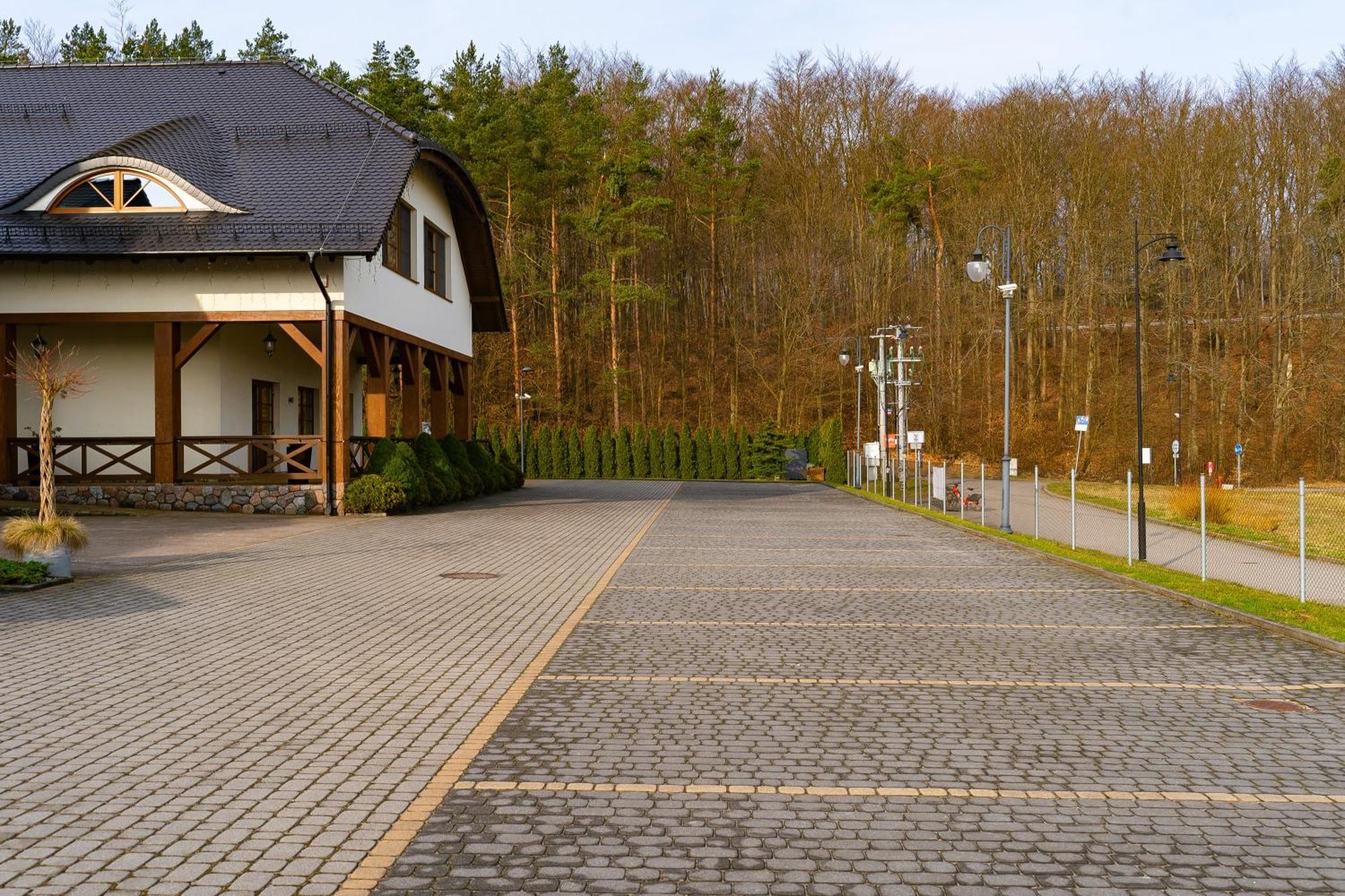 Zlota Jesien Restauracja I Noclegi Nad Jeziorem Kartuzy Exterior photo