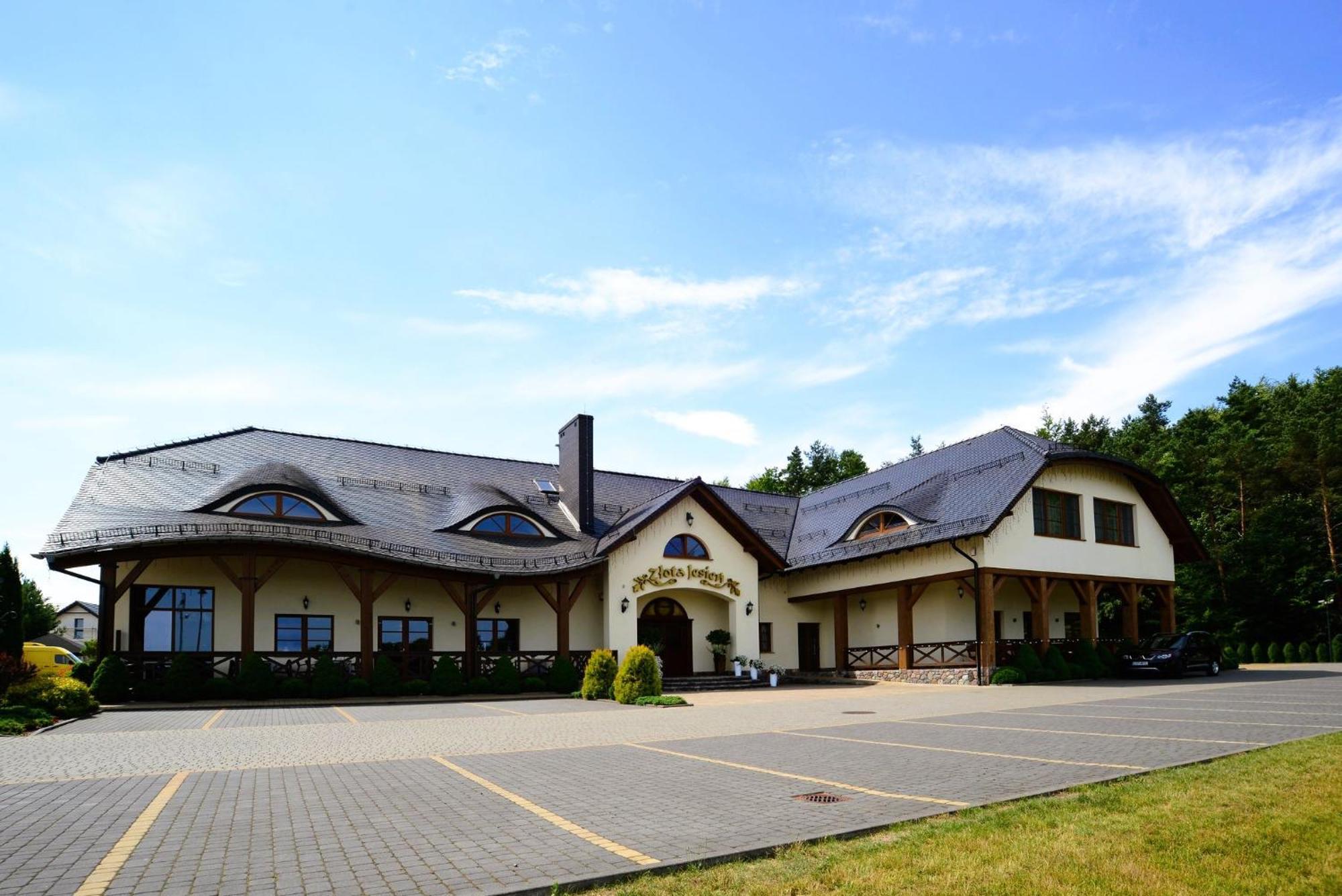 Zlota Jesien Restauracja I Noclegi Nad Jeziorem Kartuzy Exterior photo